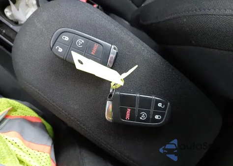 2018 Jeep Renegade Latitude 4X4 from USA, damaged, VIN ZACCJBBB3JPH40903